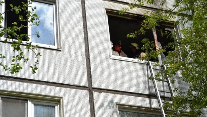 Дедушка помог внукам устроить пожар и оставил их в горящей квартире в Вологде - vesti.ru - Вологда