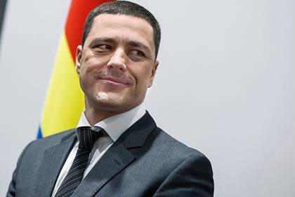 Владимир Путин - Михаил Ведерников - Российский губернатор попросил Путина помочь с врачами и оборудованием - newsland.com - Россия - Псковская обл.