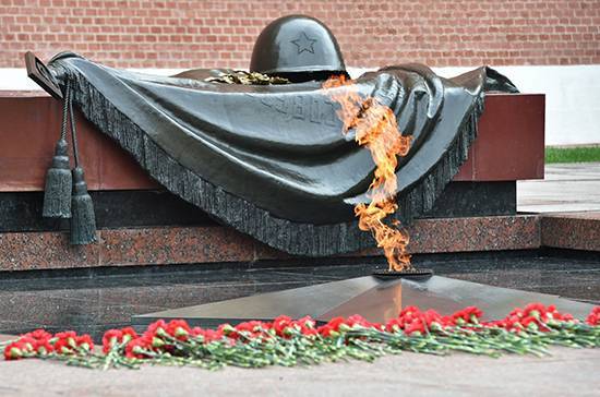 Алексей Журавлев - Депутат предлагает ввести уголовное наказание за приравнивание СССР к нацистской Германии - pnp.ru - Германия
