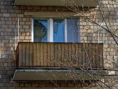 В Гюмри 72-летний рабочий разбился, упав с балкона матери депутата от правящего блока - news.am - Армения - Гюмри - Ширакской обл.