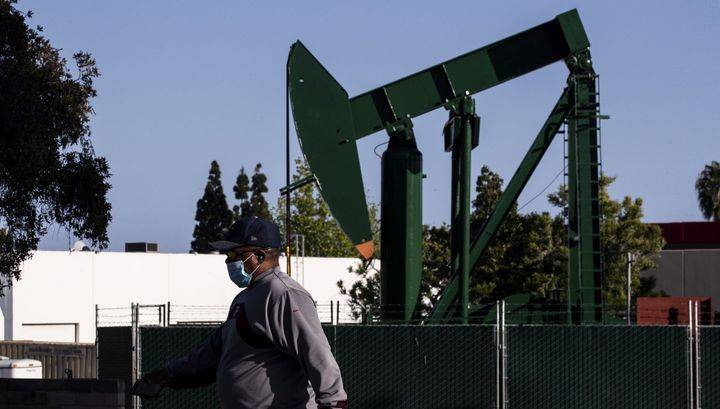 Дональд Трамп - Цены на нефть сократились на фоне нового конфликта между США и Китаем - vesti.ru - Китай - США - Гонконг