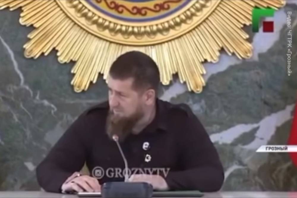 Рамзан Кадыров - Журналисты заметили на руке Кадырова медицинский катетер - mk.ru - Москва - респ. Чечня