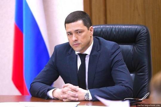 Владимир Путин - Михаил Ведерников - Губернатор Псковской области попросил Путина о помощи с врачами и медоборудованием - versia.ru - Россия - Псковская обл. - Псков