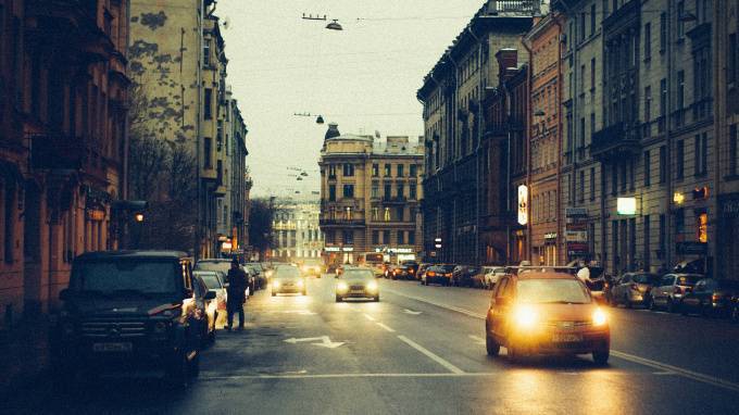 В Петербурге продолжают работы по ремонту потенциально опасных конструкций домов - piter.tv - Санкт-Петербург - Дома - Петербург