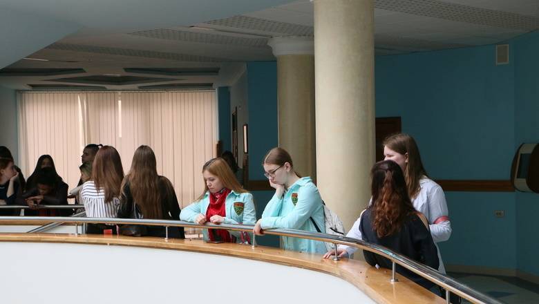 Из-за пандемии в мире потеряли работу 20% молодых людей - newizv.ru
