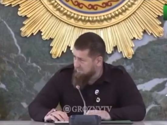 Рамзан Кадыров - Журналисты заметили на руке Кадырова медицинский катетер - newtvnews.ru - Москва - респ. Чечня