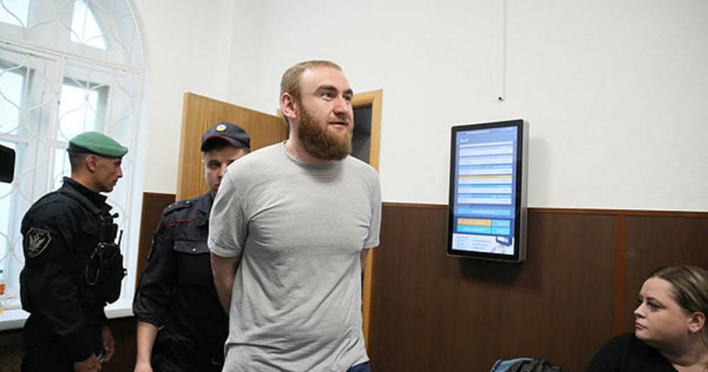Рауф Арашуков - Алексей Мельников - Арашуков пожаловался на ассортимент продуктового ларька в СИЗО - ren.tv - Москва