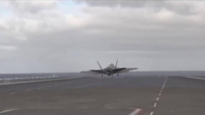 В США F-35 едва не утонул в море после взлета с авианосца - piter.tv - США - Ливия