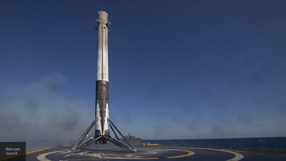 Илона Маску - Роберт Бенкен - Джеймс Брайденстайн - Херли Даг - SpaceX отложила запуск пилотируемого корабля Crew Dragon из-за непогоды - nation-news.ru - США