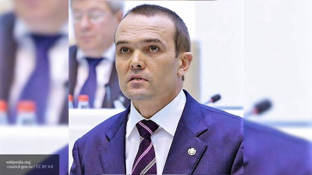 Владимир Путин - Михаил Игнатьев - Александр Добровинский - Добровинский расценил поведение экс-главы Чувашии как "политическо-пиарный ход" - polit.info - Россия - респ. Чувашия