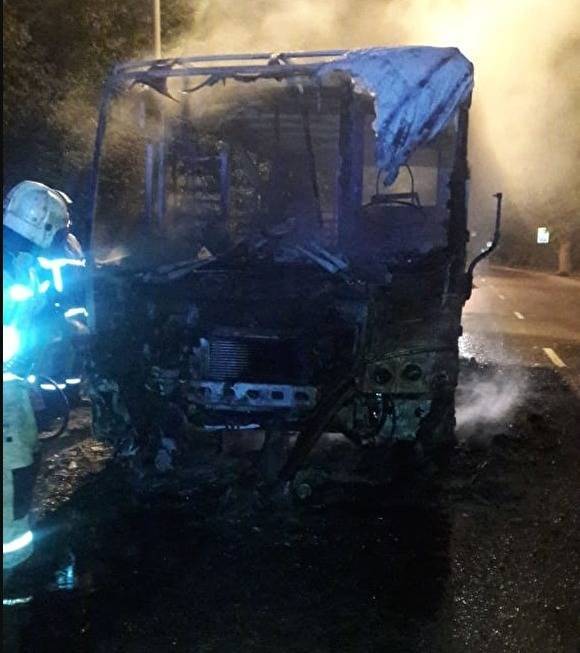 В Екатеринбурге на ходу загорелся пассажирский автобус - znak.com - Россия - Екатеринбург - Свердловская обл.