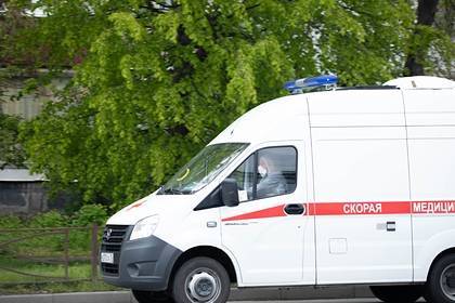 Российский врач с коронавирусом приняла сотню пациентов - lenta.ru - Челябинская обл. - Амурская обл.