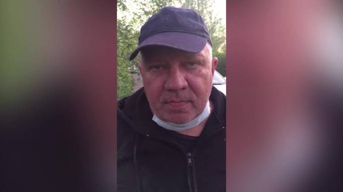В Петербурге в момент очередного хищения экскаватора-погрузчика задержали троих мужчин - piter.tv - Россия - Ленинградская обл. - Санкт-Петербург