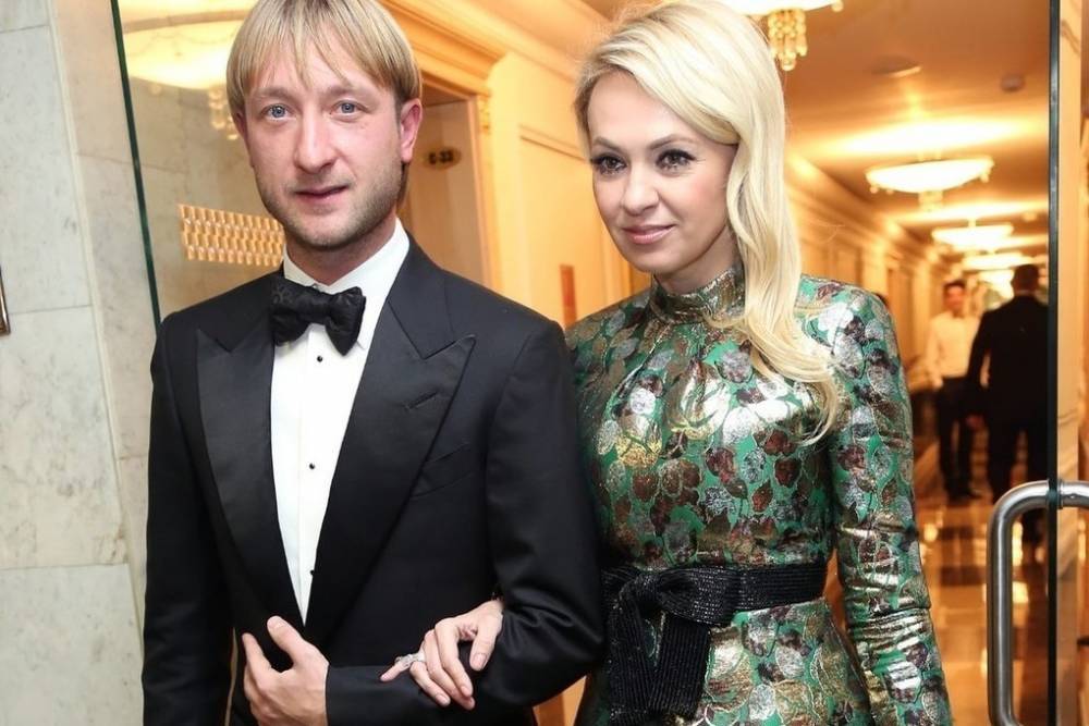 Яна Рудковская - Андрей Малахов - Евгений Плющенко - Рудковская прокомментировала скандал вокруг сына: Стираю из своей жизни - mk.ru