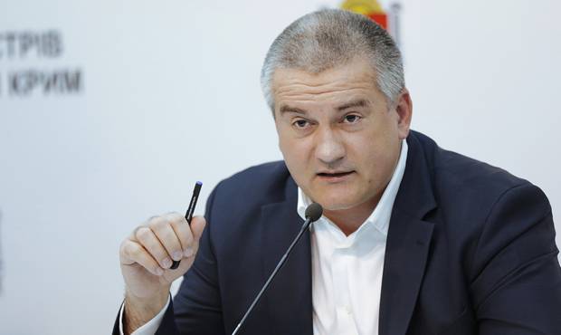 Сергей Аксенов - Глава Крыма назвал невыполнимыми требования Роспотребнадзора по организации отдыха во время пандемии - og.ru - Крым