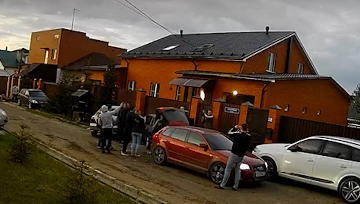 В Подмосковье устроили проводы со стрельбой и нападением на полицейского - vesti.ru - Московская обл.