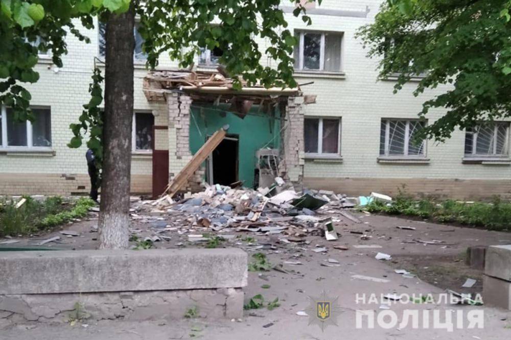 Двое иностранцев взорвали банкомат в Черкасской области и похитили почти полмиллиона гривен - vkcyprus.com - Черкасская обл.