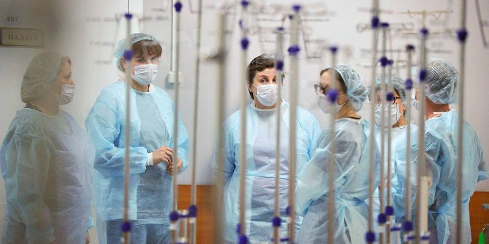Владимир Ефимов - Москва в неделю производит 260 тыс единиц спецодежды для медиков - ruposters.ru - Москва