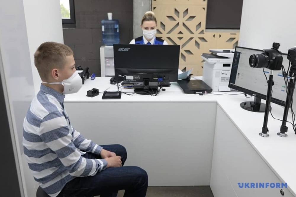 Михаил Федоров - Минцифры представило услугу, которая позволяет 14-летним подросткам одновременно получать паспорт и код - vkcyprus.com - Украина