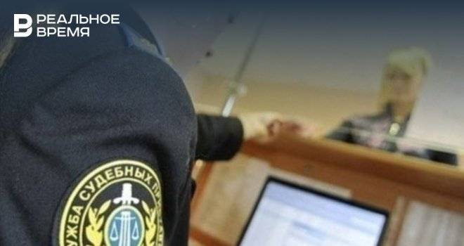 Из-за повара, работавшего без перчаток, приостановили «Шаурму на углях» в Казани - realnoevremya.ru - Россия - Казань - Татарстан