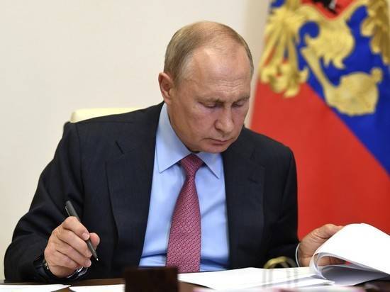 Владимир Путин - Антон Котяков - Путин поднял минимальное пособие по безработице: с 1,5 до 4,5 тыс руб - newtvnews.ru - Россия
