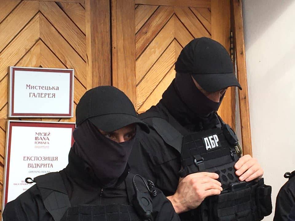 Иван Гончар - Директора музея Ивана Гончара следователь ГБР заставил подписать неизвестный документ - prm.ua