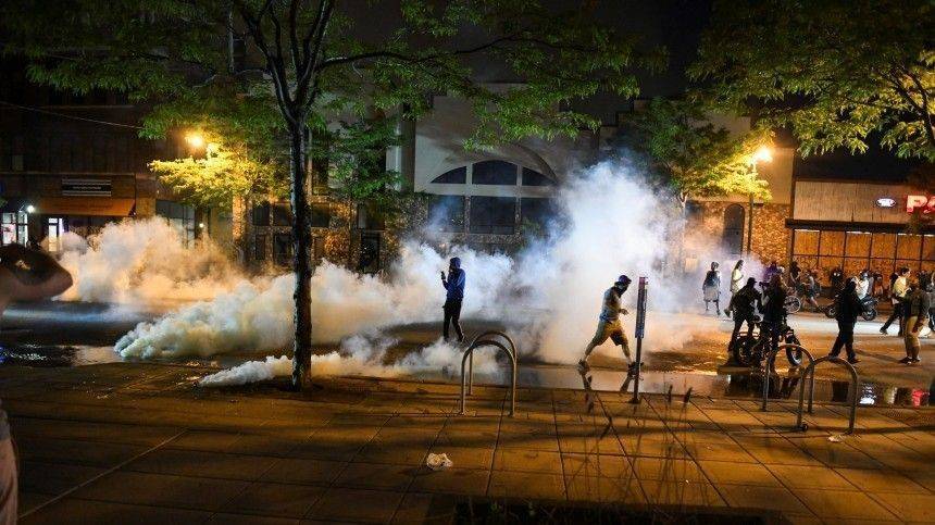 Миннеаполис в огне: массовые протесты после смерти афроамериканца переросли в апокалипсис - 5-tv.ru