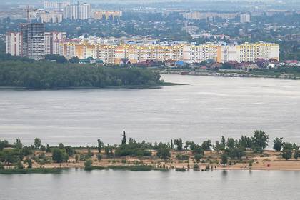 Валерий Радаев - Жителям российского города посоветовали путешествовать на другой берег реки - lenta.ru - Россия - Саратовская обл.