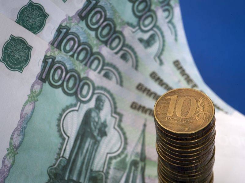 Работы нет, но вы держитесь: на какие уловки идут фирмы, чтобы срезать зарплату - sobesednik.ru