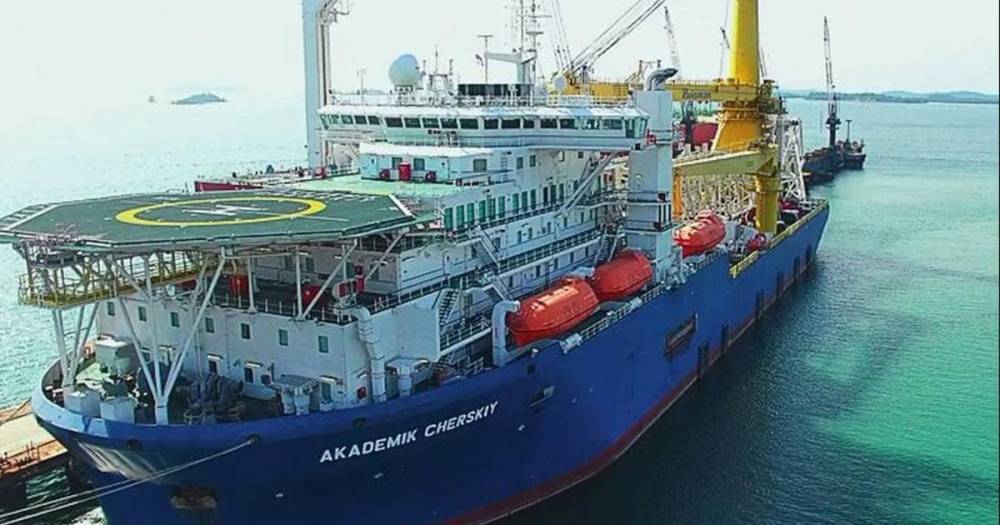 Marine Traffic - Судно-трубоукладчик "Академик Черский" вернулось в порт Мукран - ren.tv - Германия - Мукран