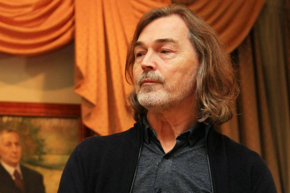 Никас Сафронов - Никас Сафронов раскритиковал жалующихся на недостаток поддержки артистов - vm.ru