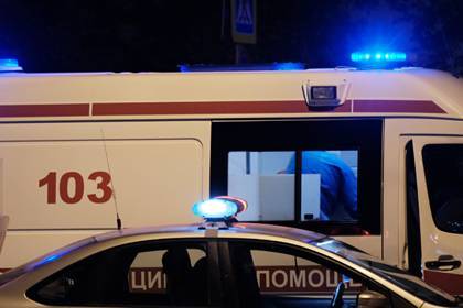 На заборе в центре Москвы нашли повешенного мужчину с ранами на животе - lenta.ru - Москва - Россия - Армения - респ. Саха