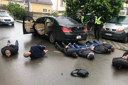 Антон Геращенко - Под Киевом криминальные группировки открыли стрельбу из-за маршруток - lenta.ru - Украина - Киев - Киевская обл. - Бровары