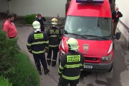 Андрей Власов - Инициатору установки памятника власовцам в Праге прислали белый порошок - lenta.ru - Россия - Прага