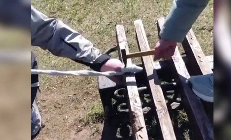 Гомельская молодежь «постебалась» с роликом о сломанных ради «откоса» от армии пальцах, но такой ли это невинный стёб? Мы исследовали историю проблемы - gomel.today - Гомель - Российская Империя