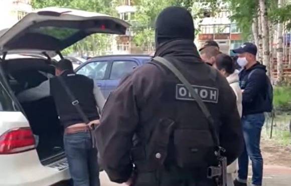 В Югре и Петербурге задержаны члены ОПГ, которые вели незаконную банковскую деятельность - znak.com - Россия - Санкт-Петербург - Тюменская обл. - Югра