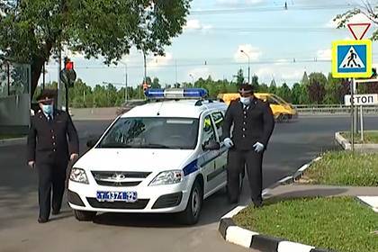 Владимир Колокольцев - Ирина Волк - Михаил Калашников - Глава МВД наградил полицейских за поимку участников перестрелки в Москве - lenta.ru - Москва