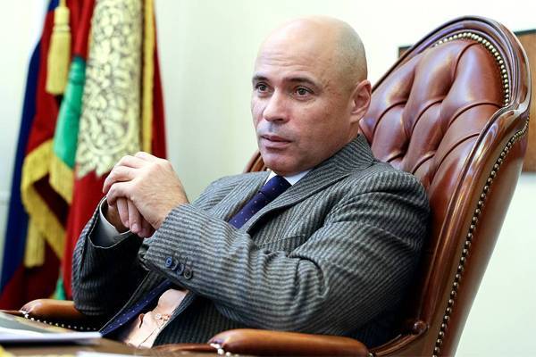 Игорь Артамонов - Александр Хинштейн - В Госдуме не увидели «чиновничьего хамства» во фразе липецкого губернатора про чемодан и вокзал - govoritmoskva.ru - Москва - Липецкая обл. - Липецк