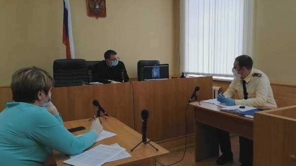 Соучредитель сети "Красное и белое" заплатит крупный штраф после вспышки коронавируса на уральских складах - nakanune.ru - Закрытие