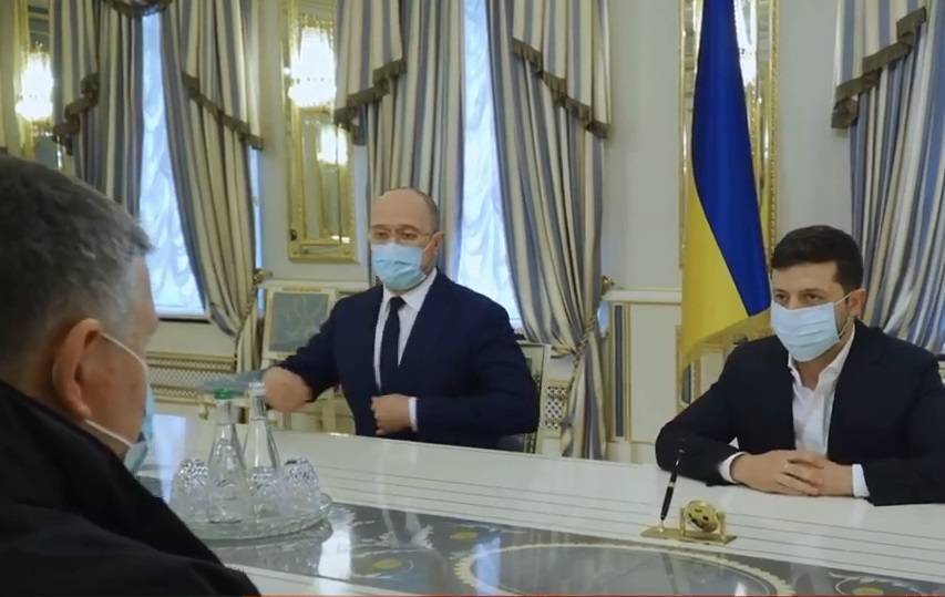 Владимир Зеленский - Арсен Аваков - Денис Шмыгаль - "Напоминало 90-е". Аваков рассказал Зеленскому детали перестрелки в Броварах - focus.ua - Украина - Киев
