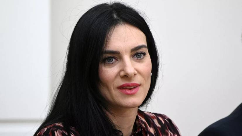 Елена Исинбаева - Исинбаева рассказала, кем она мечтала стать в детстве - russian.rt.com