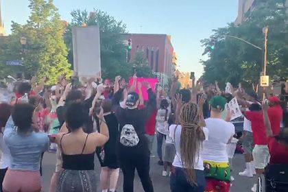 Семеро пострадали в ходе протестов из-за гибели чернокожей девушки в США - usa.one - США - Вашингтон - Washington - штат Кентукки