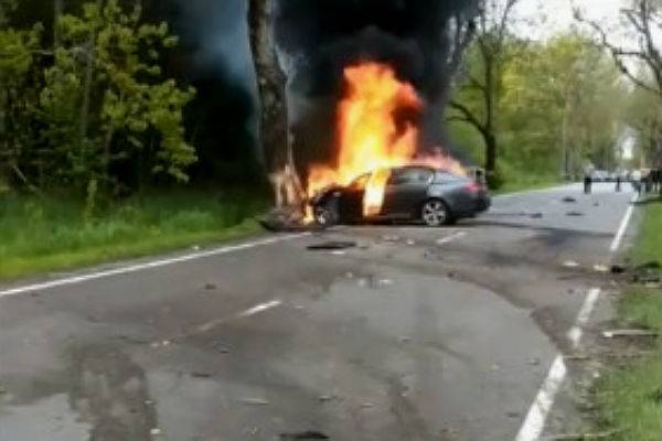 Военный и гражданский погибли в загоревшейся после аварии машине - trud.ru - Калининград - Калининградская обл. - Балтийск