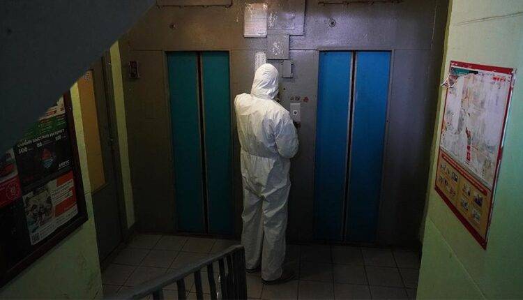 Анатолий Альтштейн - Вирусолог оценил риск подцепить коронавирус в подъезде - newtvnews.ru - Россия