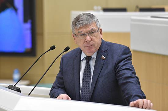 Валерий Рязанский - Рязанский поддержал предложение о создании бирж труда для мигрантов - pnp.ru