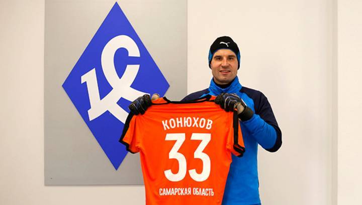 Голкипер Евгений Конюхов покинул "Крылья Советов" - vesti.ru - Самара