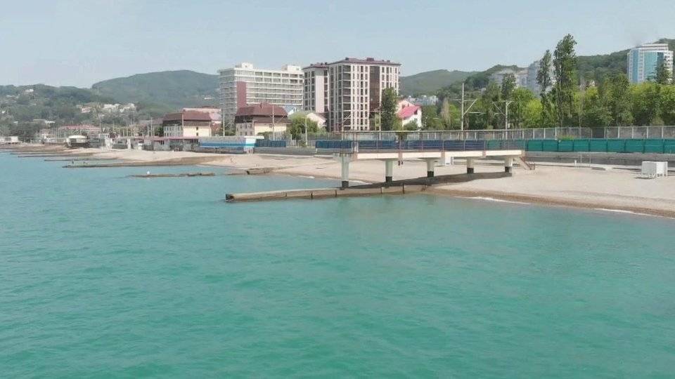В Краснодарском крае сотрудники Роспотребнадзора уже проверяют чистоту пляжей - 1tv.ru - Краснодарский край