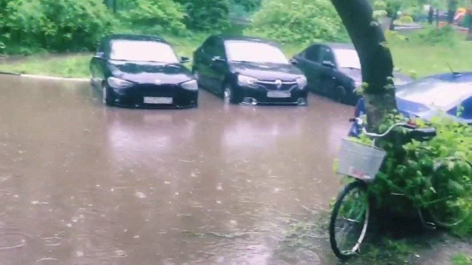 Затяжной ливень обрушился на Москву, а впереди столицу ждет резкое похолодание - 1tv.ru - Москва