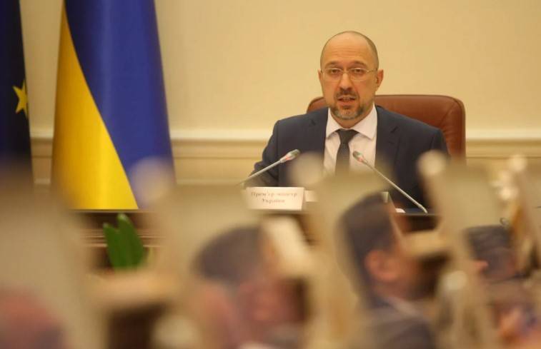 Владимир Зеленский - Кабмин собирался на обсуждение программы Шмыгаля и тимбилдинг, – СМИ - focus.ua - Украина