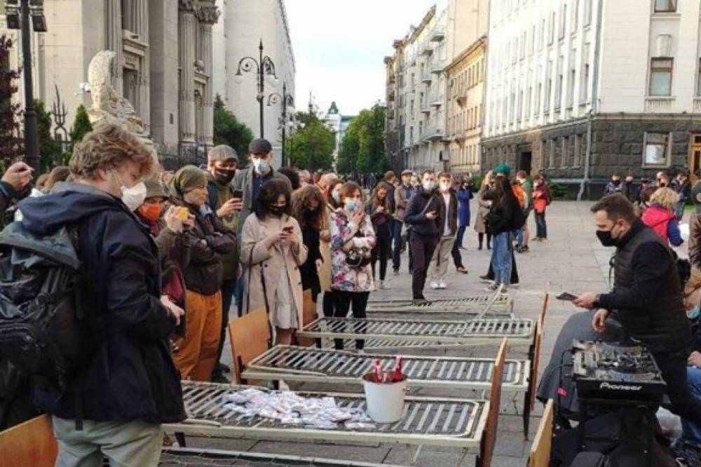 Максим Степанов - На Банковой прошла акция протеста против главы Минздрава Степанова - vkcyprus.com - Киев - Протесты